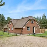 Prázdninový dům Dorris - 4-3km From The Sea By Interhome